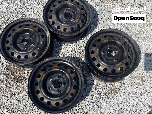 عجلة جنوط مستعملة بحالة جيدة مقاس 16 إنش من علامة تجارية مختلفة