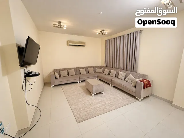 شقة غرفتين وصالة مفروشة فرش راقي ببوشر بجوار مطعم سكاي لاين خلف فندق الهطالي ( بدون شيكات )
