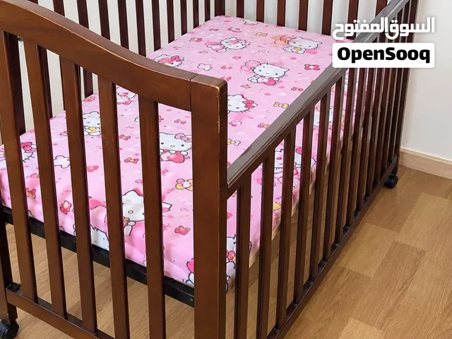 سرير أطفال لي البيع