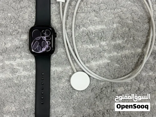 ساعه ابل سيريس 10 ممتازه وما تشكي من شي ومعاها الشاحن الاصلي