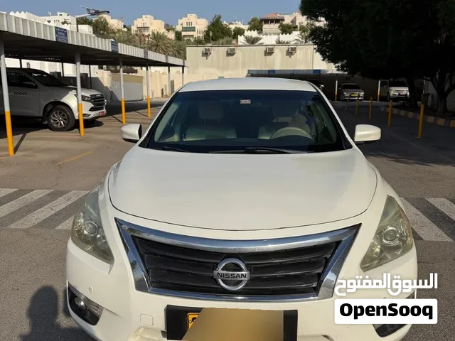 2013 Nissan Altima SV Sedan - Excellent Condition, GCC Specs, Loaded with Technology