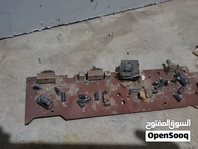 للبيع كمية كبيرة من البوردات واللوحات الإلكترونية التالفة
