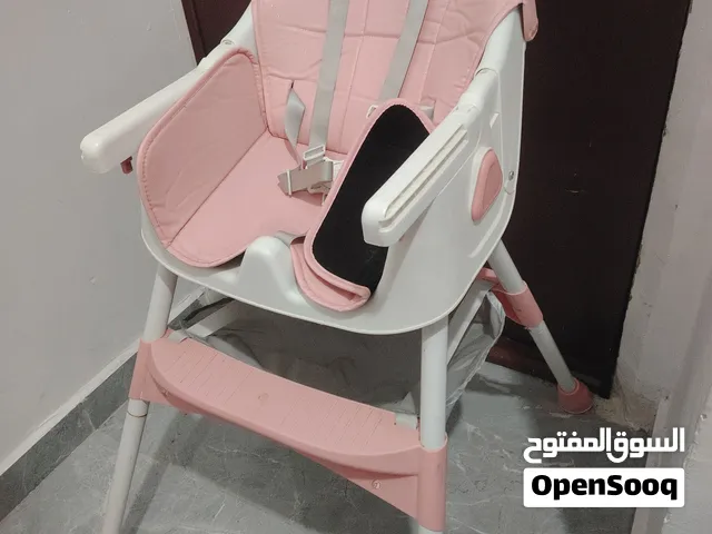 كرسي اطفال في حالة جيدة للبيع