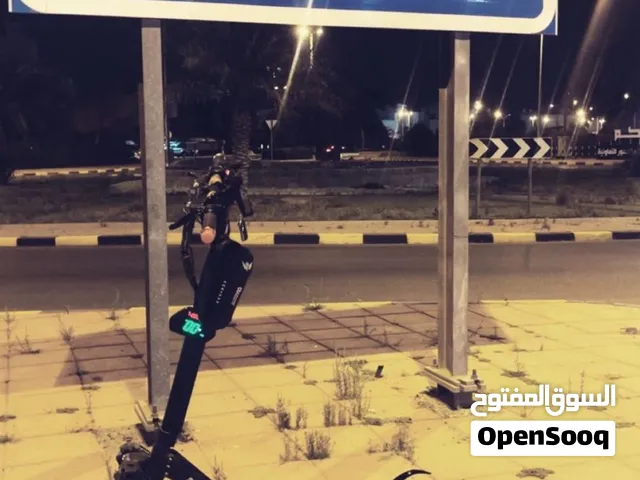 للبيع سكوتر يمشي 100 ويصير صغير حق الاطفال وتقدر تقلل سرعته جديد الصامل يدش خاص توني مجدده كامل