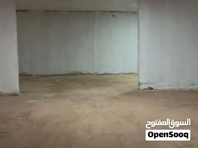 مستودع مساحة 400 متر للايجار