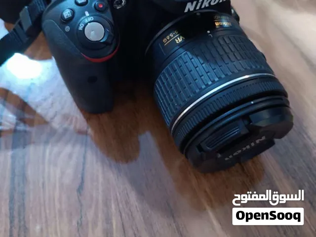 كاميرا نيكون  (Nikon) D3300 شبه جديدة بحالة ممتازة بسعر ممتاز مع جميع أغراضها والكرتونة. اقرأ الوصف