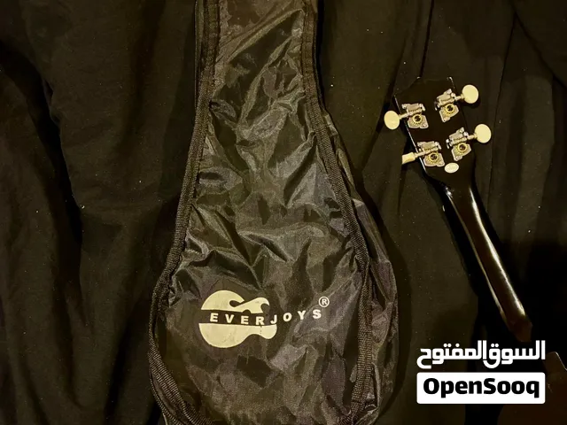 قيتار يوكليلي نظيف