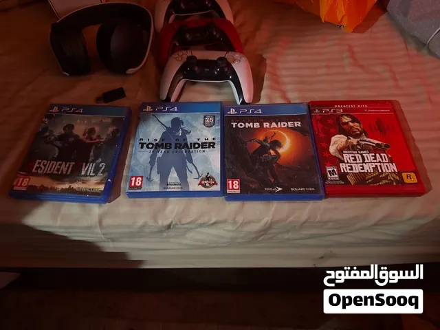 ثلاث يدات سوني 5 مستعمل 2 منهم سليمه ووحده فيها درفت خفيف