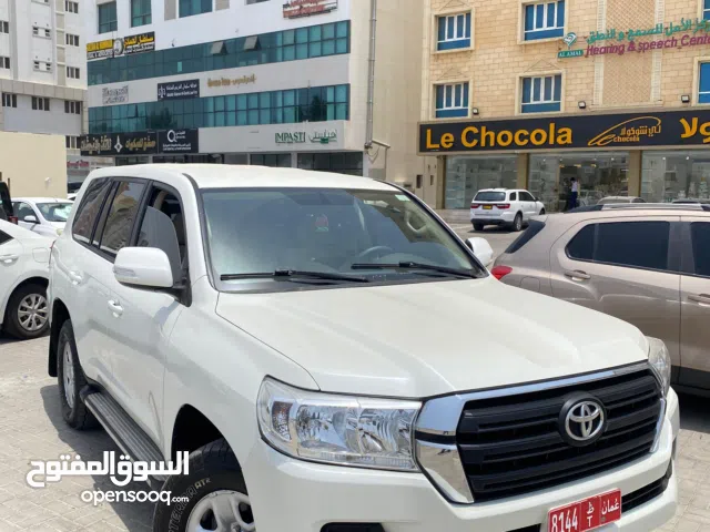 سيارات الدفع الرباعي تويوتا لاند كروزر GXR  2020