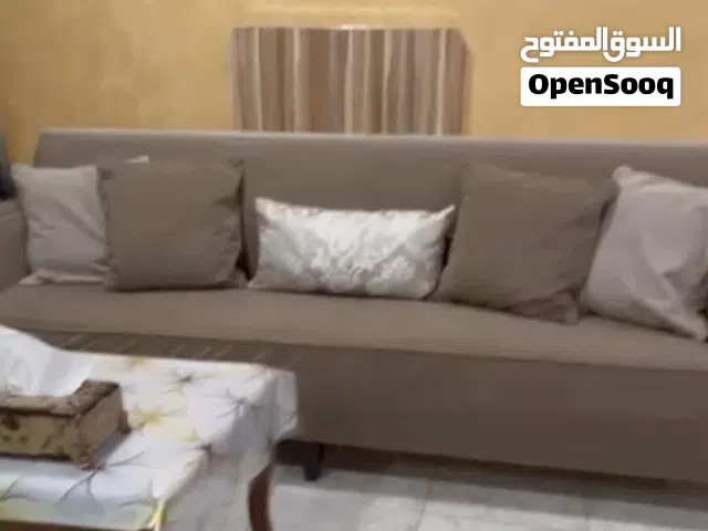 للبيع طقم كنب تفصال بحالة ممتازة لدواعي السفر
