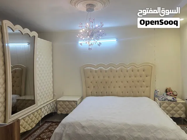 غرفة نوم مستعملة بحالة جيدة