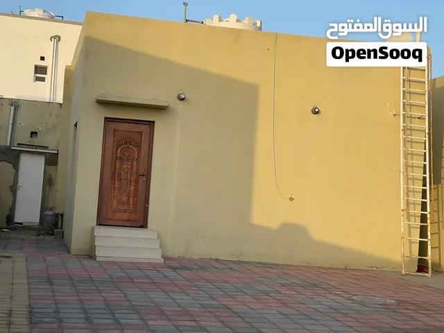 غرفة مع دورة مياه ومطبخ بمدخل مستقل ومساحة امامية للايجار ب 80 ريال شامل الكهرباء للتواصل