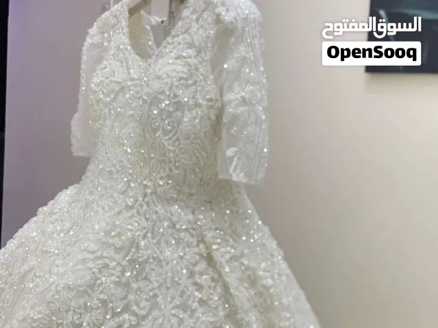 فستان زفاف راقي فخم عروس