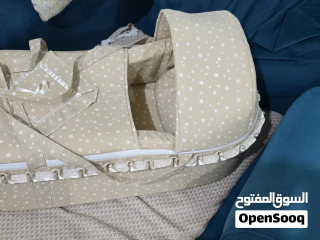 حمالة حديث الولادة بحالة ممتازة