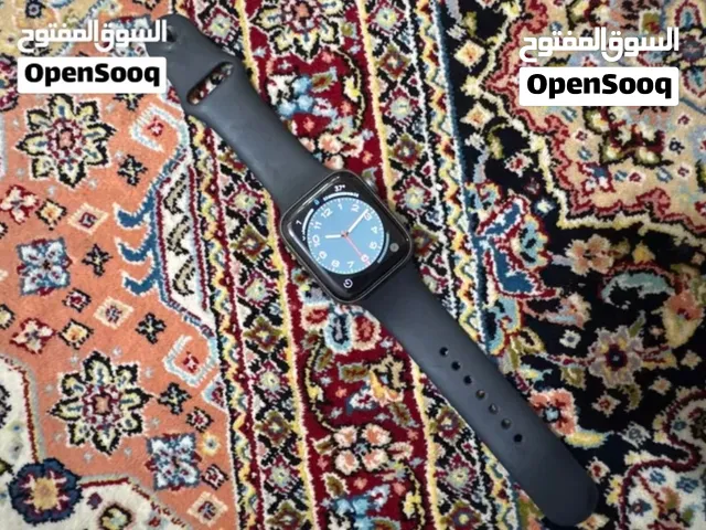 Apple watch series 4 نظيفة جداً للبيع