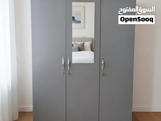 كبت 3 باب جاهز والتركيب مجاني 200*150 3-door wardrobe, ready-made, and installation is free.