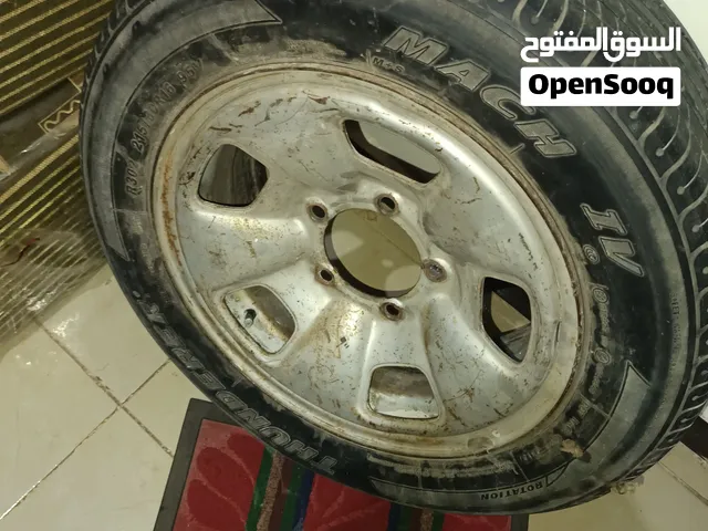 للبيع: إطار سيارة مع الجنط بحالة ممتازة