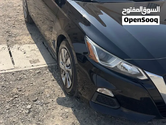 Used Nissan Altima in Al Dakhiliya