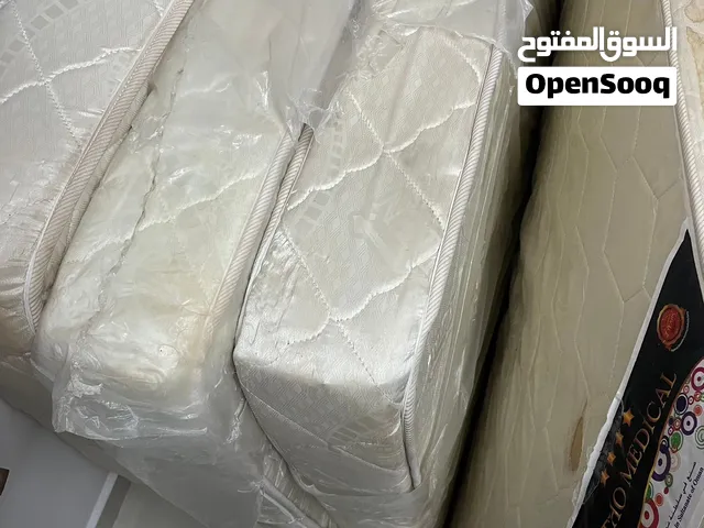 عدد 4 فراش حالة ممتازة جودة عالية 20 ريال