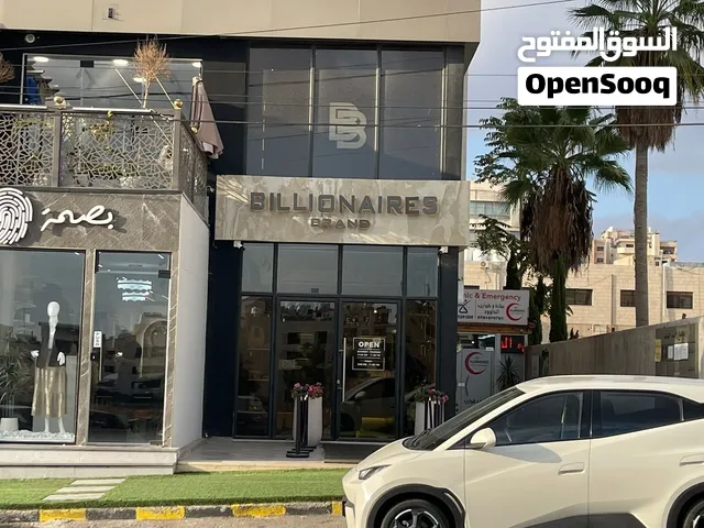 للايجار محل تجاري  مميز  في قلب الروابي -خلف شارع مكه