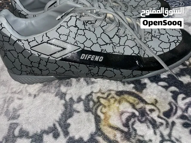 بوت كرة قدم