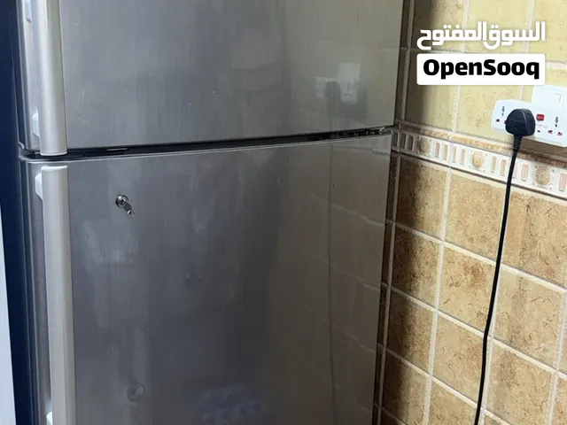 ثلاجة مستعملة كبيرة ممتازة للبيع