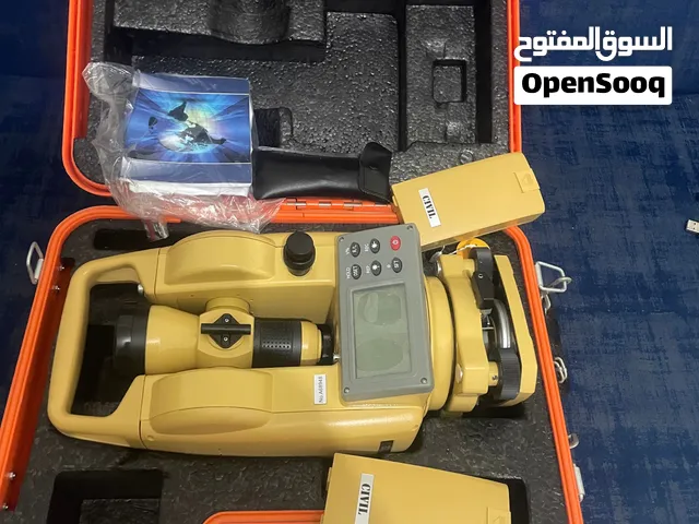 Digital theodolite دجتال ثيودولايت للبيع غير مستخدم / مخزن  مع ترايبود خفيف