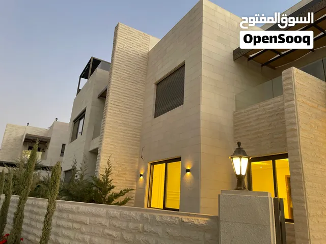 فلل متلاصقة للبيع باعلى المواصفات العالميه ضمن تجمع سكني يمتاز بالخصوصية و الامان
