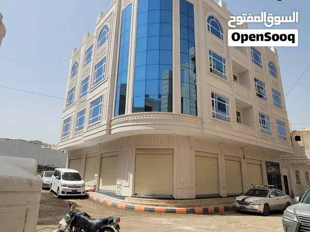 عمارة فاخرة للبيع نافذة على الشارع الرئيسي في ارقئ احياء بيت بوس على شارعين 12 / 10 مساحة 6 لبن حر