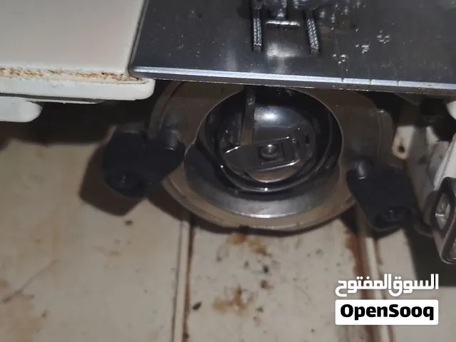 ماكينة خياطة