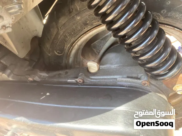 دراجه 9 زروف الدراجه نظيفه شوفه عينك مال بيت مجفته شلعه ومعدل فول السعر 400و بيهه مجال سلف هندر شغال
