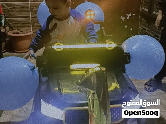 سياره اطفال استعمال قليل جدا للبيع بحاله جيده مع ريموت تحكم وشاحن بسعر 60 دينار