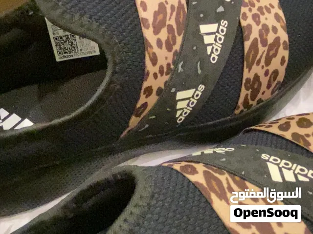 اسم الماركه adidas المقاس 38 نسائيه