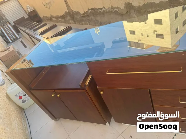 أثاث محل خشب لاتيه قشرة بلوط رخام جلاكسي لون جوزي يصلح محل  ساعات مجوهرات أكسسوارات عطور نظارات