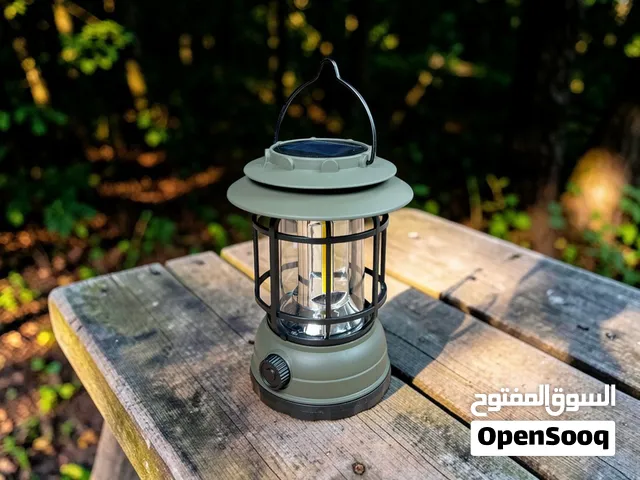 مصباح تخييم شمسي LED قابل للشحن – إضاءة قوية للطوارئ والرحلات
