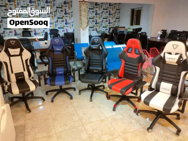 *كرسي الجيمنج اللي هيخليك ملك اللعبة!   - *راحة على الآخر*: سفنج ميموري فوم + مخدة للرقبة والقط
