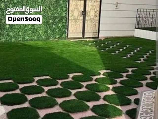 العشب الصناعي  الجراس كاربت لتغطية المسطحات باللون الاخضر الزاهي وبعيد عن الحشرات انواع متعددة