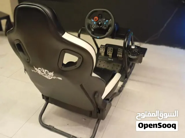 كرسي و طارة قيادة Logitech G29 بحالة الوكالة وممتازة جداً