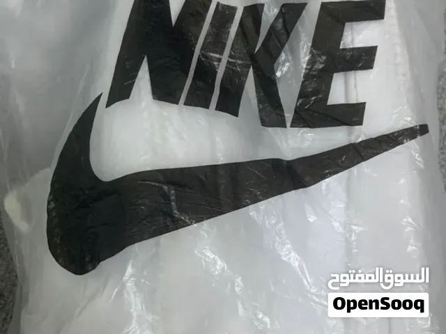 حذاء Nike Airforce نمرة 41 لون أبيض