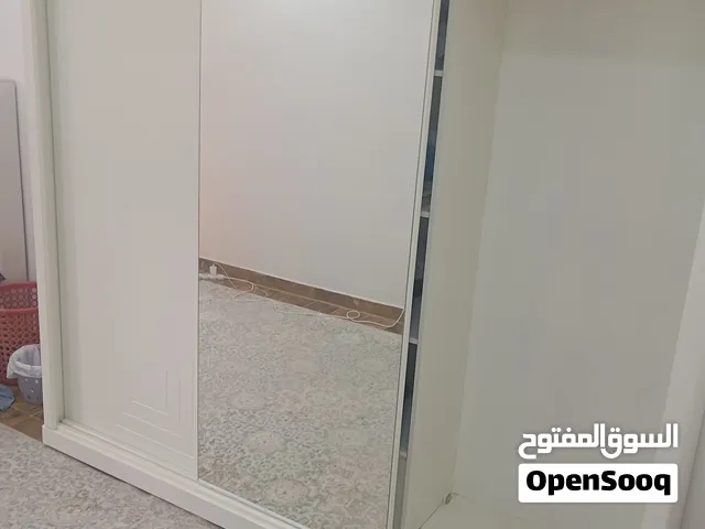 كبت كبير شبه جديد للبيع