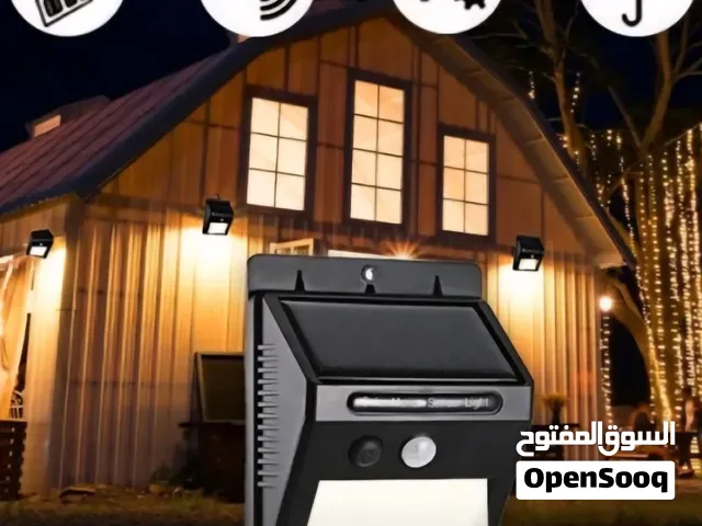 كشاف جداري شمسي LED بحساس حركة إضاءة قوية، توفير في الكهرباء، وتشغيل ذكي بمجرد حلول الظلام