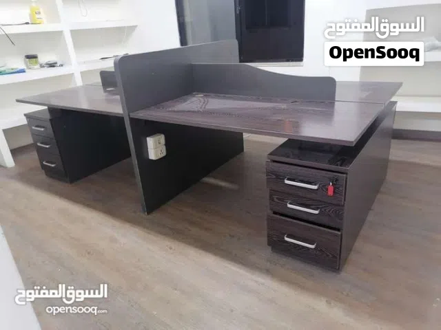 تم تخفيض السعر للبيع المستعجل --  workstation - مكتب رباعي ثقيل وبحالة الوكالة
