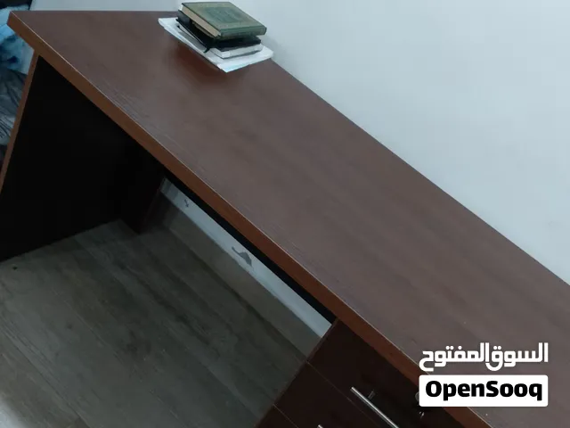 مكتب وكاله غير مستخدم تقريبا