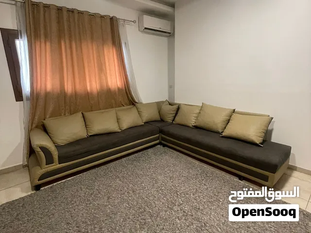 صالون L للبيع نظيف 2.80*3 متر