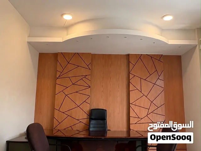 مكتب مؤثث للإيجار الشهري (الخوير الجنوبية)