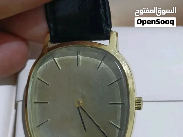 ساعه اوميغا اصليه تعمل بلربط كل شي اساسي فيها تعمل بكل دقه ولاغلطه بس ماحح المينا بسبب العمر فقط فقط