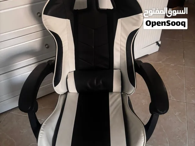 كرسي نضيف وجميل