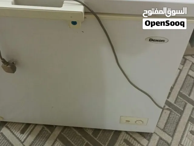 فريزر ماركه ماركه ديكسون حجم وسط وحافظه الطعام اللي تخلي الأكل ساخن طول اليوم
