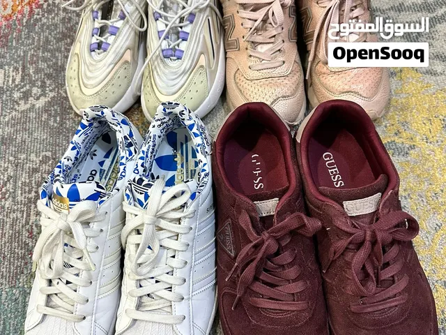 احذيه رياضيه adidas و new balance