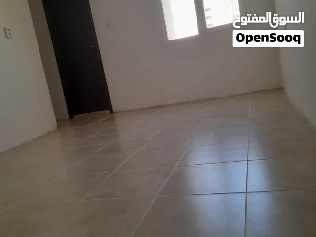 اغتنم الفرصه الان شقة للايجار بصباح السالم غرفه وصاله حمام ومطبخ العدد محدود